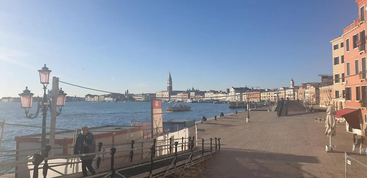 Beatiful Modern Flat Venice Centre With Private Lounge Green Area Relax